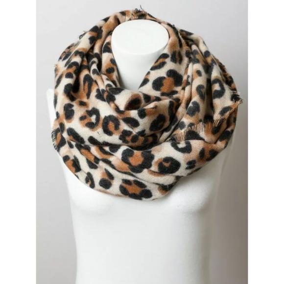 Leopard Print Knit Frayed Hem Infinity Scarf - Picture 5 of 5